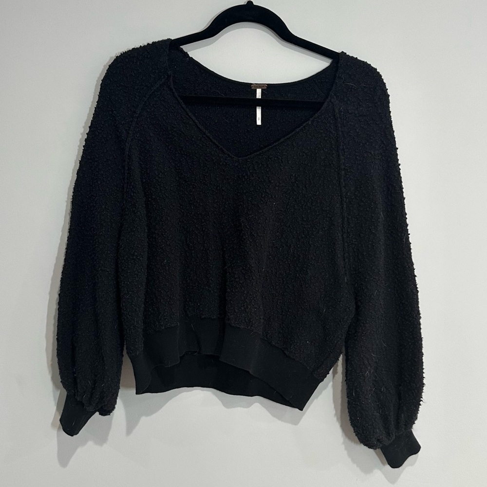 Free People v-neck sweater. Size Small